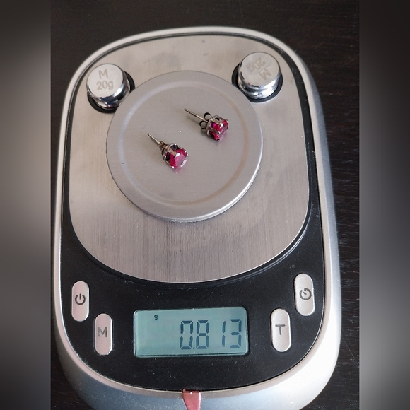 Levin & Meyer  Red Heart Stud Sterling Silver - Picture 14 of 15